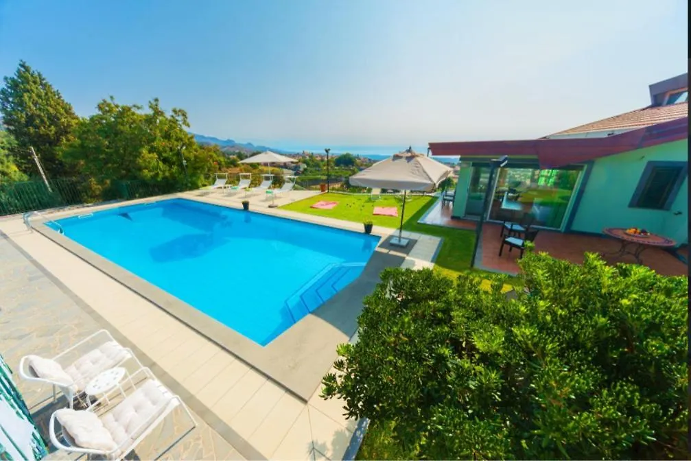 Villa Capogrecale - Piscina Riscaldata Piedimonte Etneo Italy