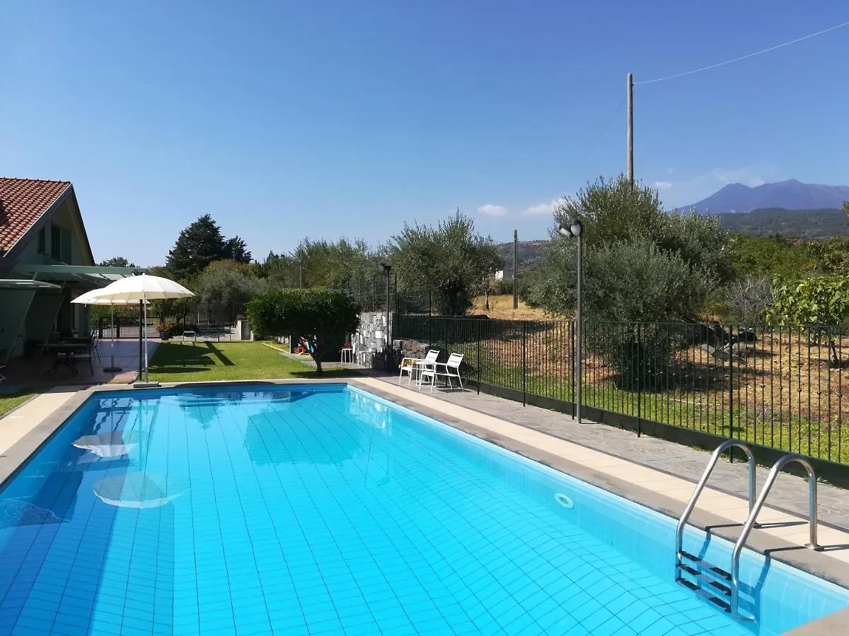 Villa Capogrecale - Piscina Riscaldata Piedimonte Etneo