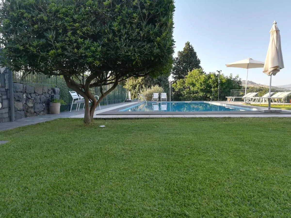 Villa Capogrecale - Piscina Riscaldata Piedimonte Etneo